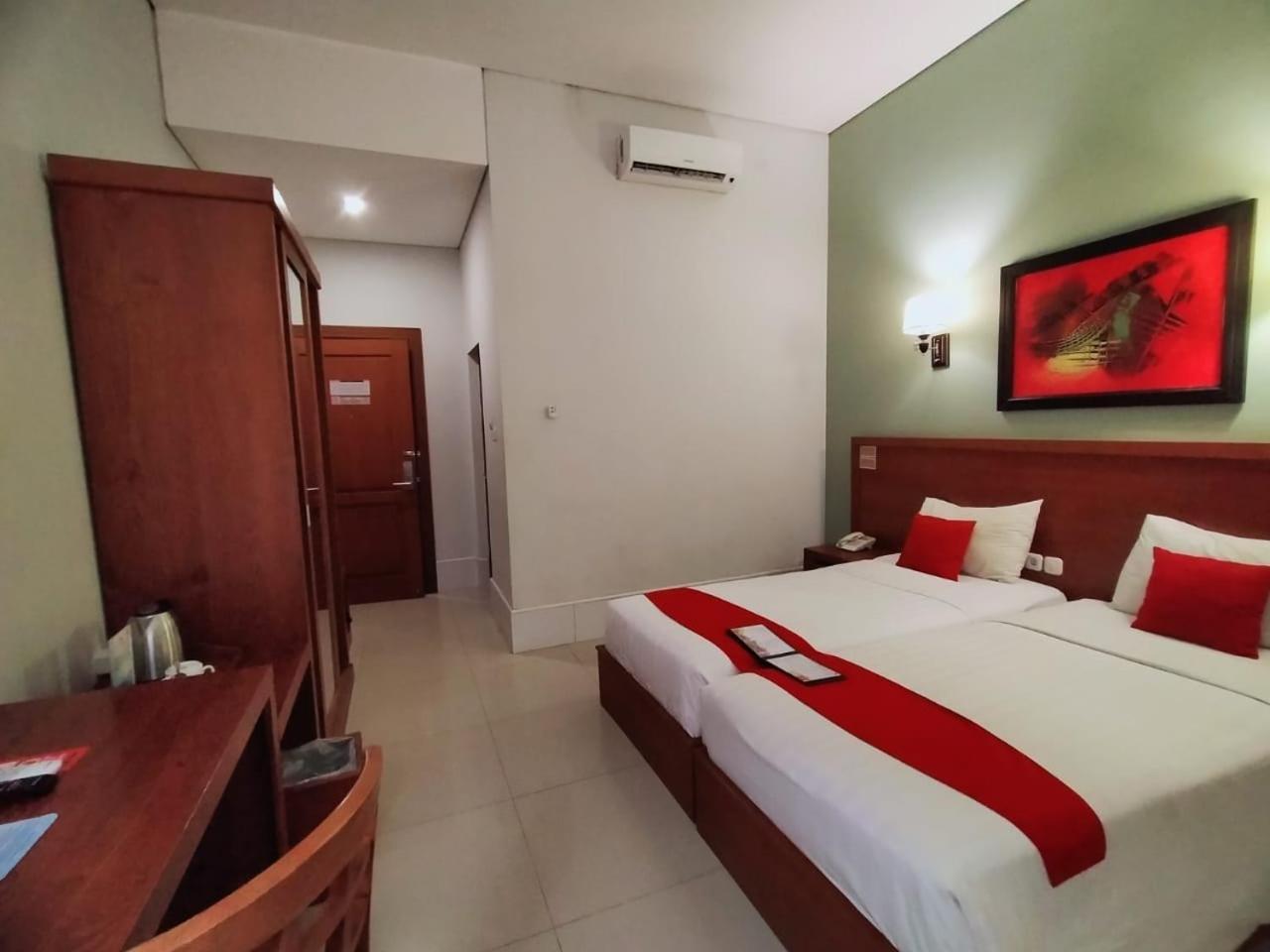 Prima SR Hotel y Convention Sleman  Exterior foto