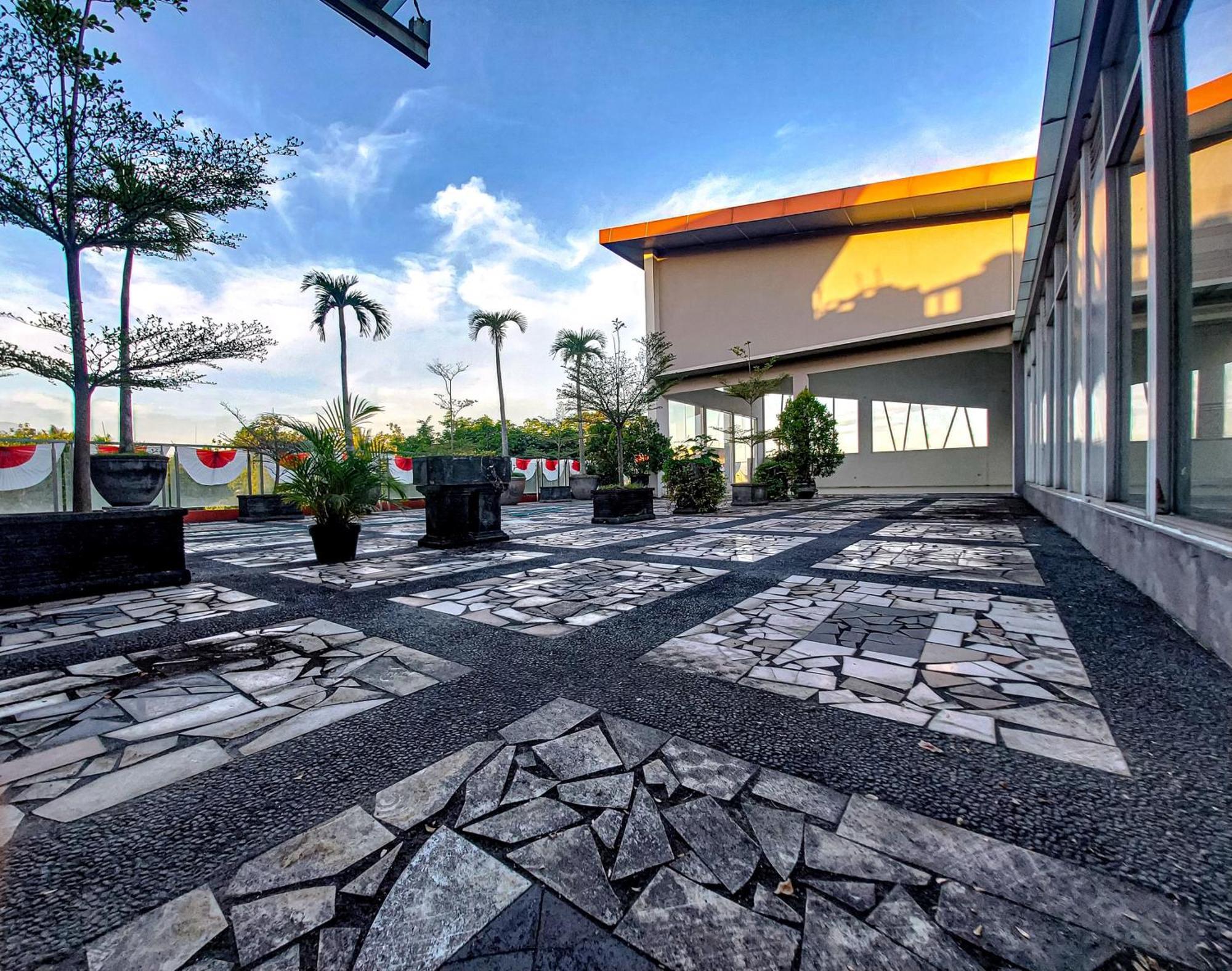 Prima SR Hotel y Convention Sleman  Exterior foto